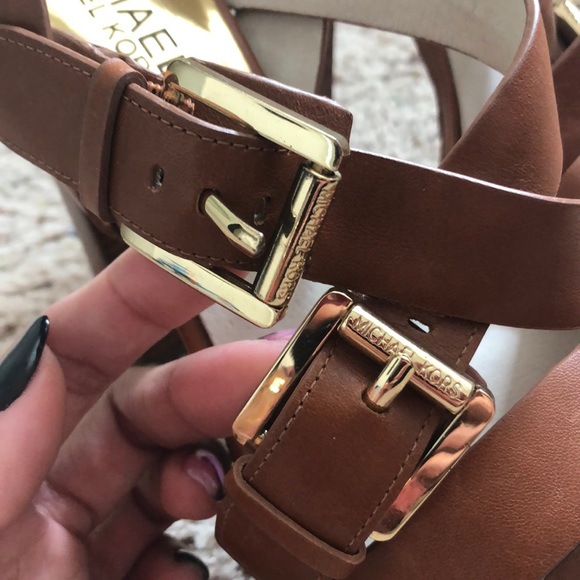 Authentic MICHAEL Michael Kors heels. - Picture 7 of 7